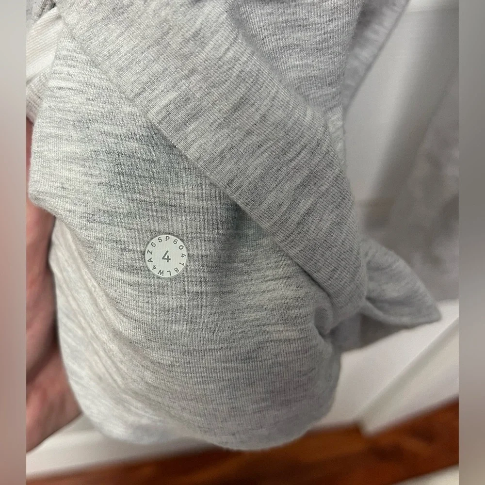 Lululemon Coast Easy Wrap - Sz 4 - Picture 9 of 10